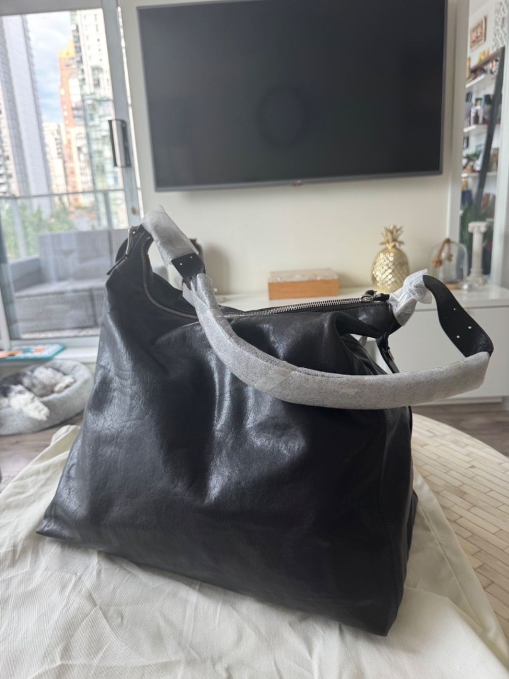 Lemaire BELTED HOBO BAG IN LEATHER - Picture 2 of 7